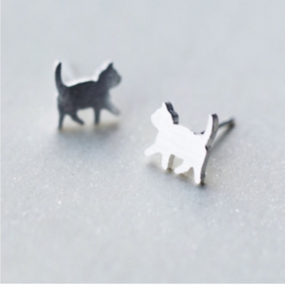 ✨HP✨ Sterling Silver Kitty Cat Dainty Minimalist Stud Post Earrings